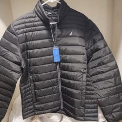 Men's Nautica Puffy Coat Size Large