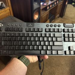 Logitech G915 TKL Gaming Keyboard