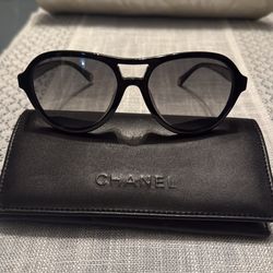 Chanel Pilot Sunglasses with case