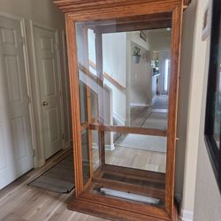 Pulaski Curio cabinet