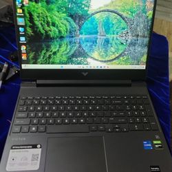 HP Victus S10 Gaming Laptop in Excellent Condition. Intel Core i5-12th Gen 16gb Ram 1TB SSD GTX 1650 4GB Graphics, 144Hz Refresh Rate , Windows 11 Hom