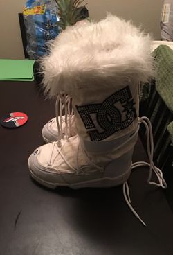 DC snow boots women’s small 5-6