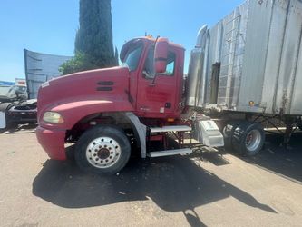 2004 Mack Truck