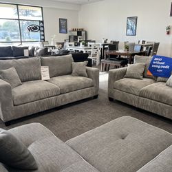 2-PC Sofa & Loveseat Set – Only $699! 🛋️💥