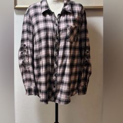 Terra & Sky Flannel Shirt Women's Pink Black Plaid Floral Sleeve