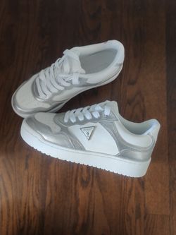 Guess White woman's sneakers Size 10  New