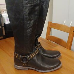 New Frye Phillips Harness Studded Genuine Black Leather Boots Women's 9