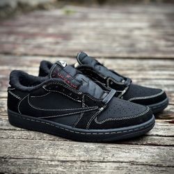 T'ravis Scott x J 1 Retro Low OG SP 'Black Phantom'