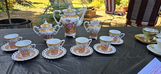 Vintage Pocelaine Coffe or Tea Set