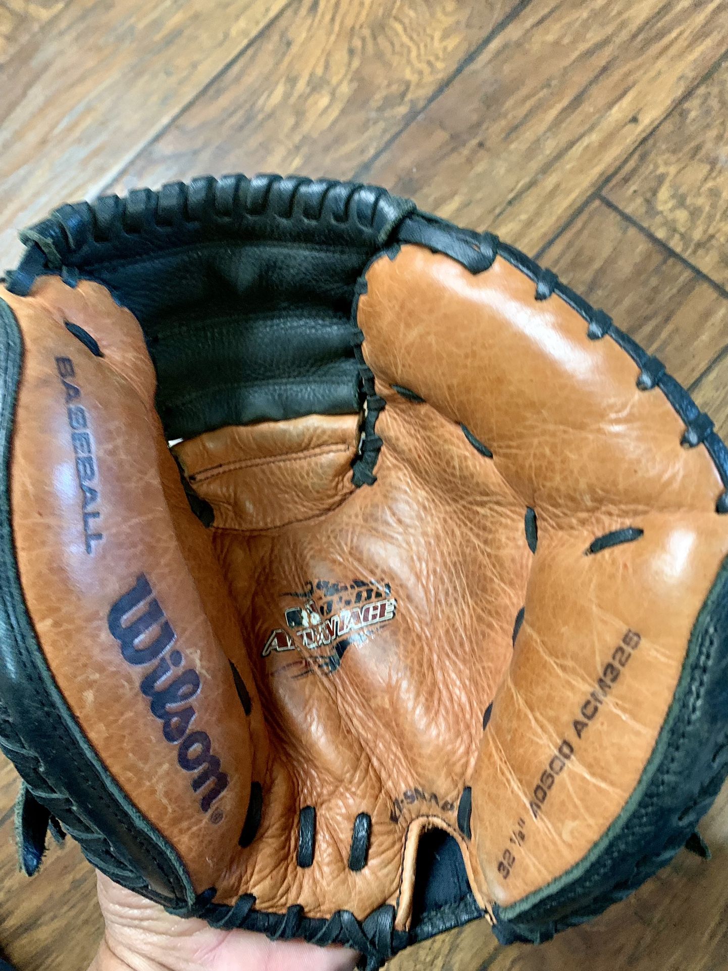 Wilson A500 32.5'' Youth Leather Catcher's Mitt Baseball Glove Right Hand Throw