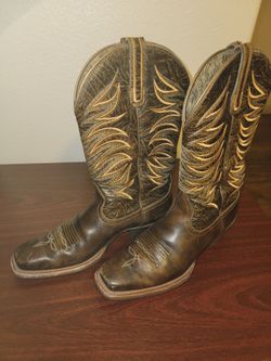 Woman's Ariat Boots