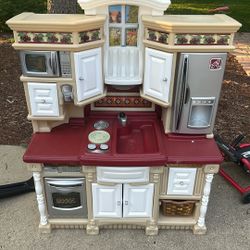 Step 2 Play Kitchen 