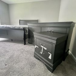 Amazing Savings! Bedroom With Free Mattress Set! 