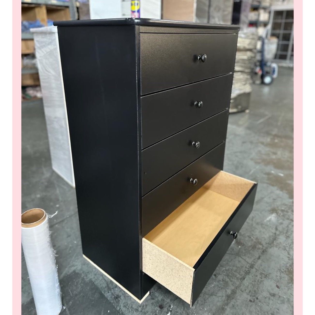 Dresser/ Five drawers dresser