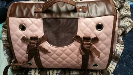 Pet carrier