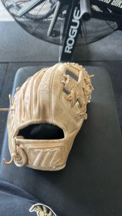 marucci glove