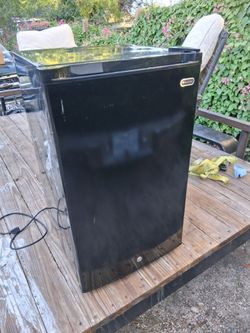 Mini fridge