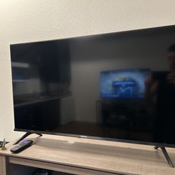 40 Inch Hisense 1080 P TV with Roku