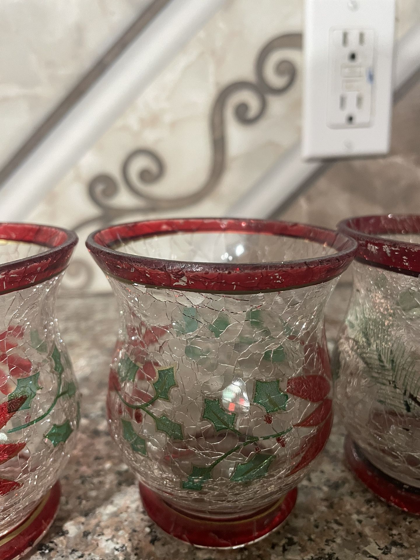 Beautiful 4 Antique Christmas Theme Glass Cups