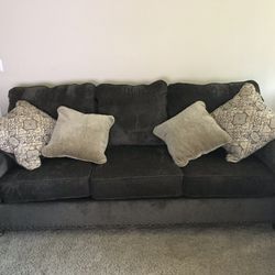 Beautiful Like New Sofa, Clean, No Rips Tears Or Wear If Any Kind