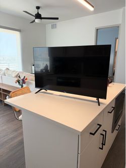 40” Inch Hisense Roku TV