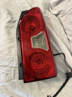 2005-2015 Nissan Xterra passenger side (right) tail light