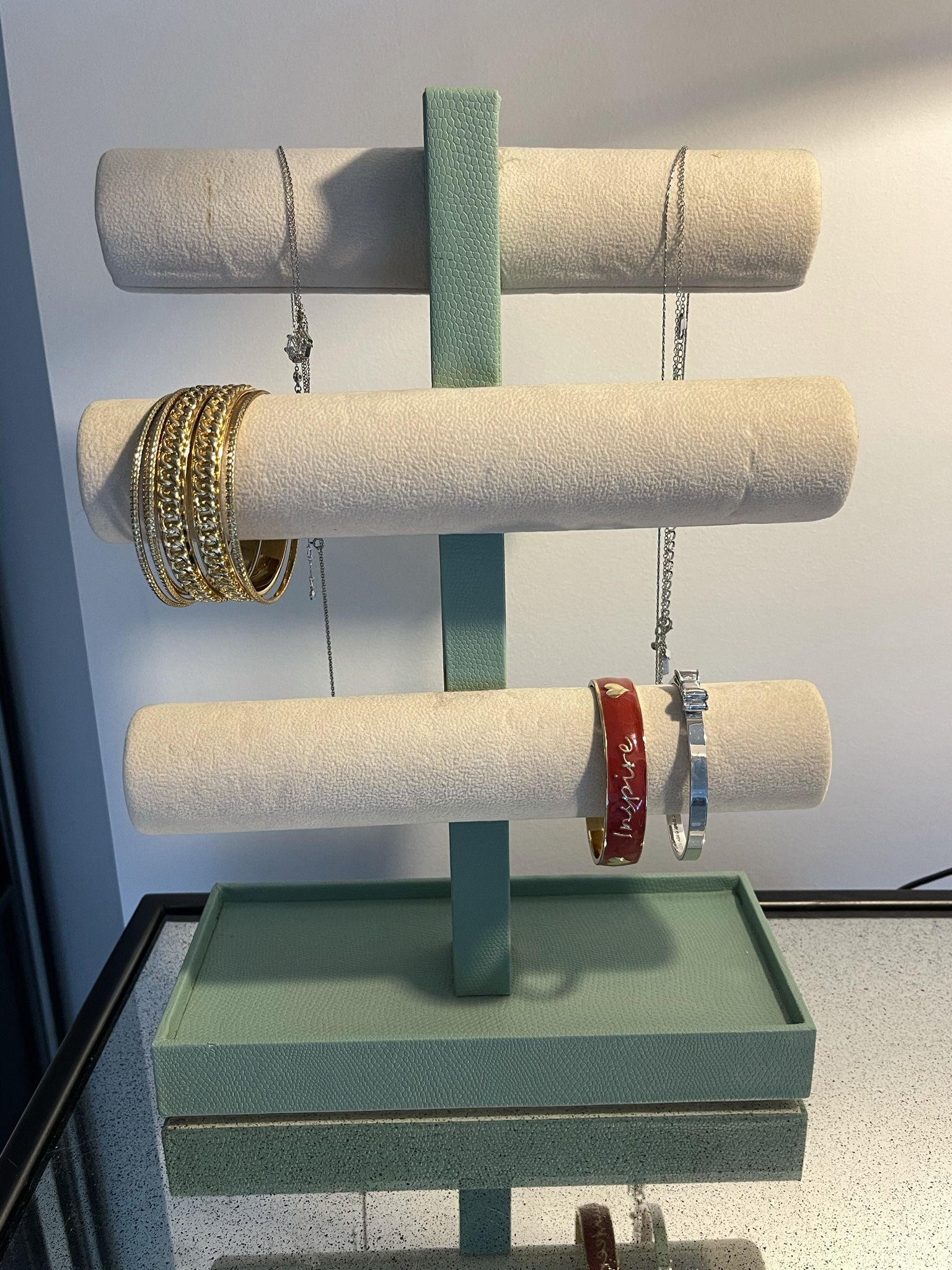Max Studio Bracelet and Necklace Holder