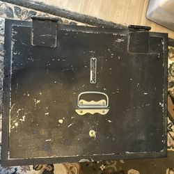 Victor Floor/Wall Safe With Key 