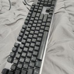 Logitech K845CH Cherry MX Blue