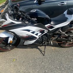 Ninja 300 $2500 Obo 