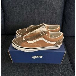 Brand New Vans Pearlized Size 9.5