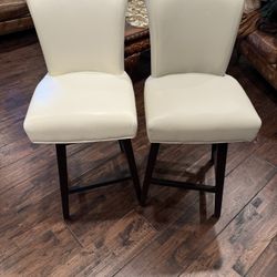 2 Brand New Counter Stools 26”