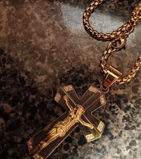 CROSS- GOLD TONE-STAINLESS STEEL-CHAIN IS INCLUDED 