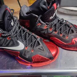 Nike Lebron 11