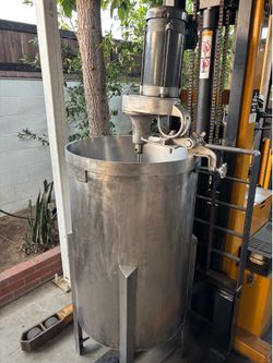 Stainless Steel Mixing Tank With Mixer $2500