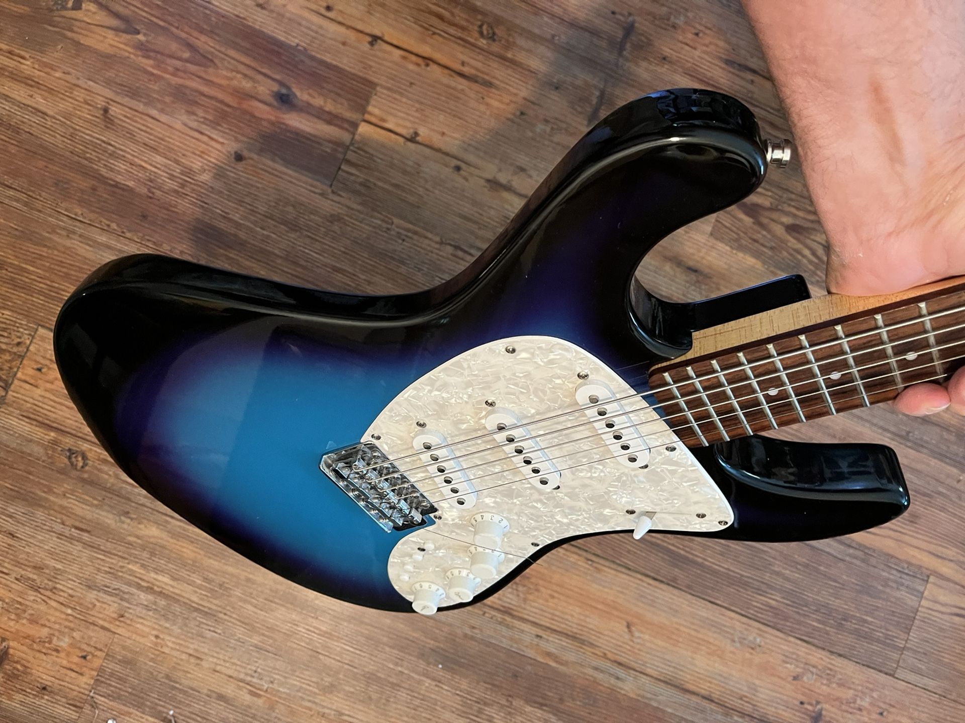 Dan electro innuendo baritone guitar