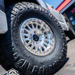KM445 17” 6x5.5 W/ 37” Nitto Ridge Grappler Wheel Package 