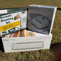 Selling a complete Cricut crafting bundle: