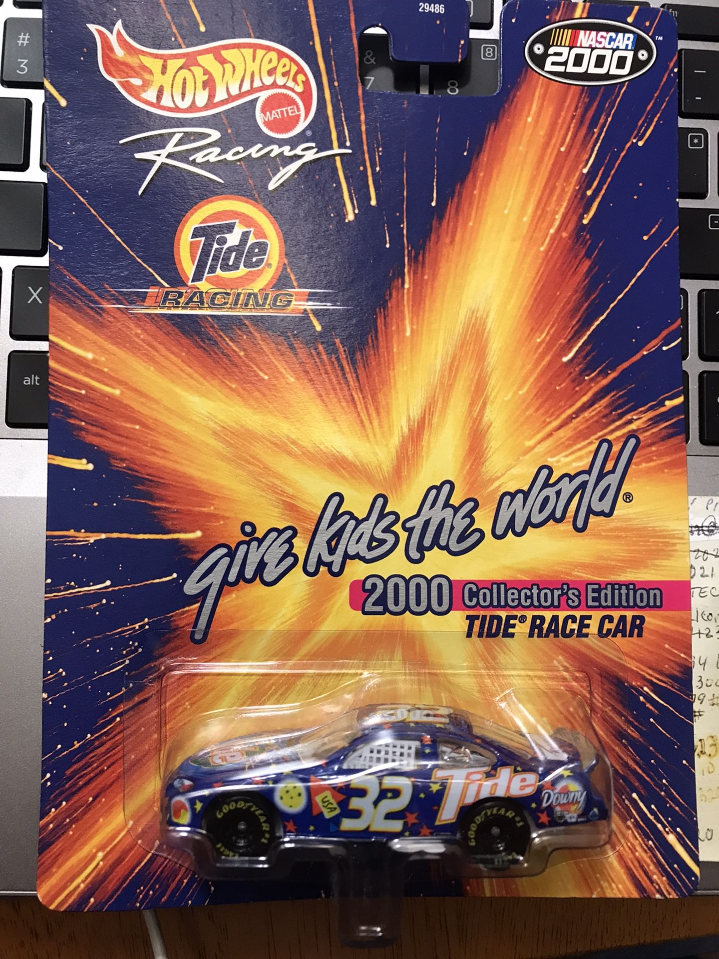 Hot Wheels 2000 Collector’s Edition Tide Race Car