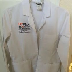 Gently Used UTRGV White Coat Size 4. (Lakeway)