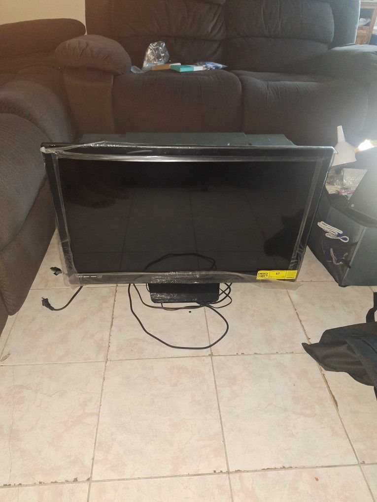 32" LED HDMI Flat-screen TV