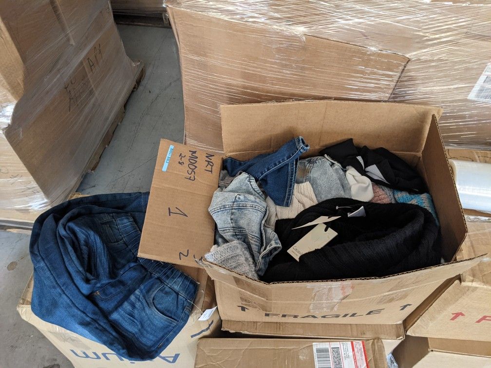 TJ MAXX Target Clothes clothing pallets Nike Michael Kors Lucky Adidas