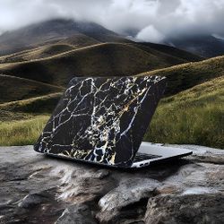 Marquina Marble Ultra-Slim, Lightweight Hard Case for MacBook Pro 13" (2016-2023, M2 M1): Refined Protection Meets Luxurious Style!
