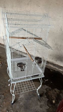Large house style cage with rolling stand