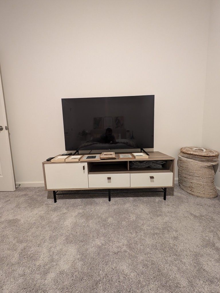 TV Stand 60"x 17.5"x20"