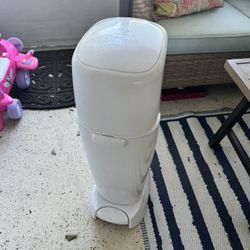 Diaper genie 