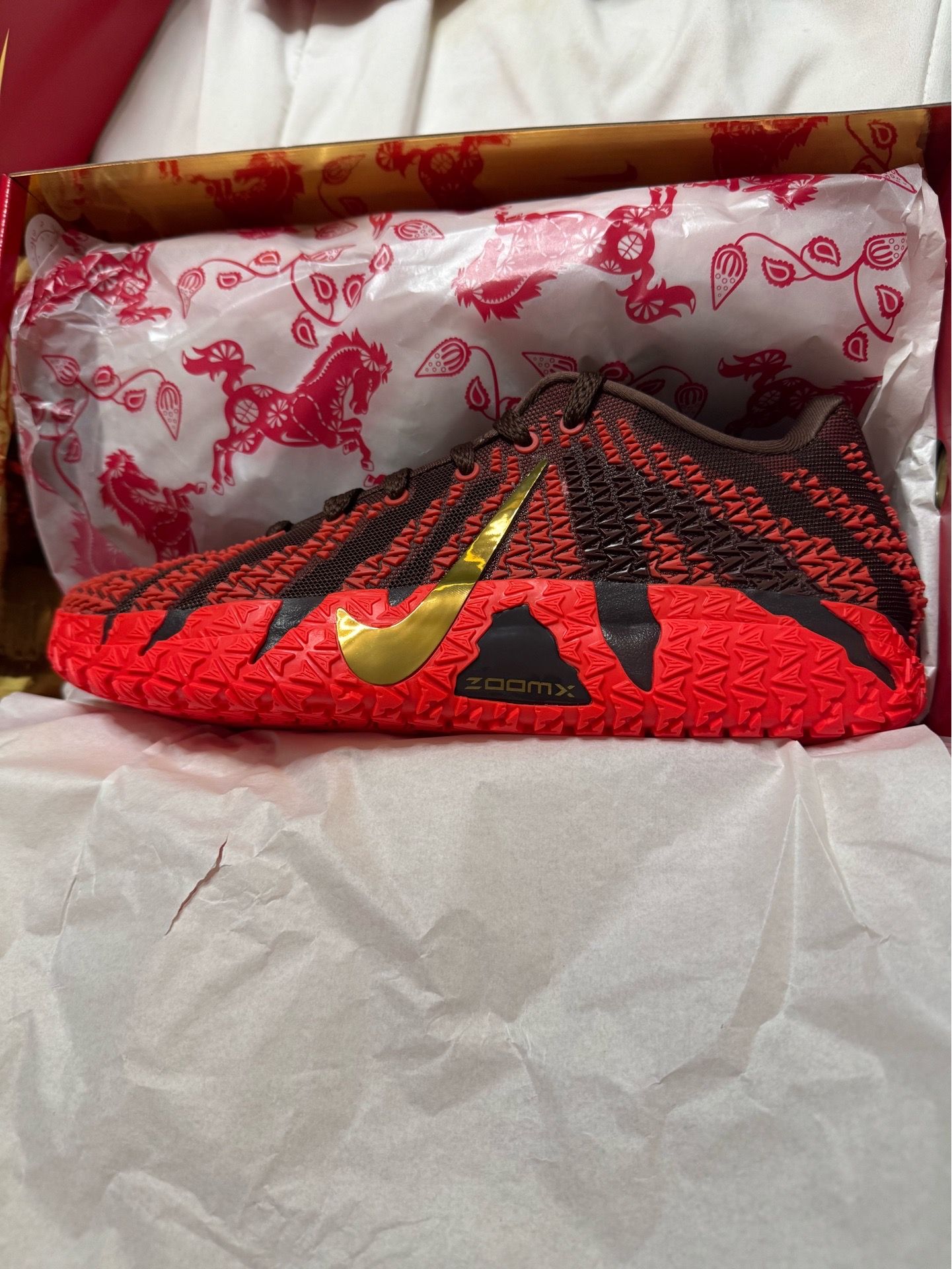 NIKE JA 3 CHINESE NEW YEAR SIZE 9 IN MENS BRAND NEW NEVER WORN WITH ORIGINAL BOX AND ALL ACCESSORIES 110$ CASH