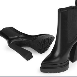 ISNOM Black Boots Size 8