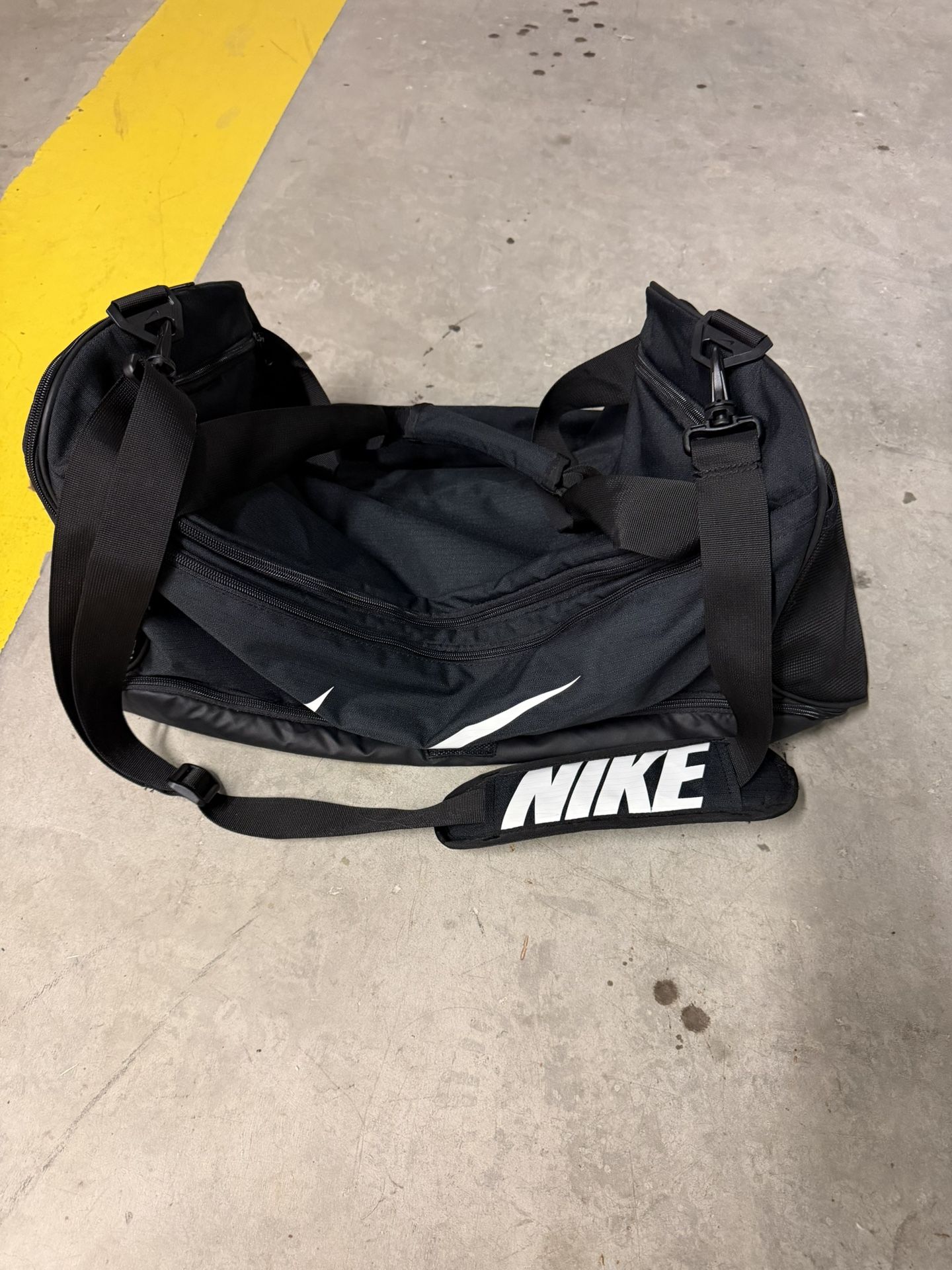 Nike Sports Duffel Bag – Gym / Travel / Training
