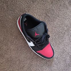 Air Jordan 1s low, mens size :11.5